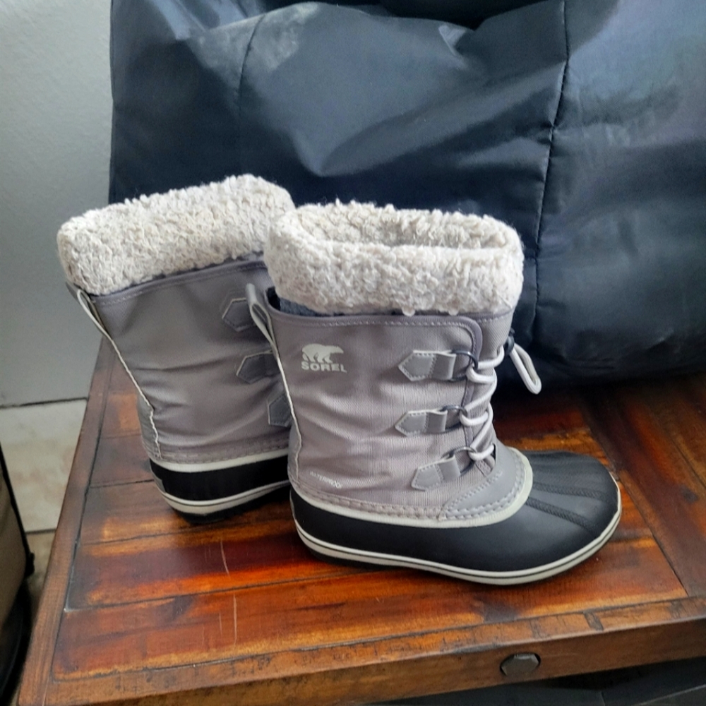 Youth Sorel Winter Boots - Size 2